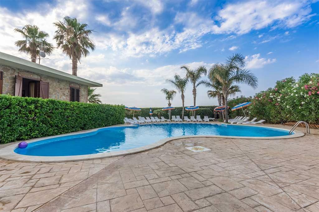 Il Geranio - Resort & Suites Acquedolci Bagian luar foto